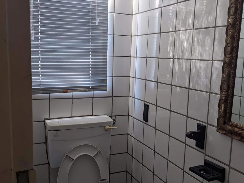 House For Sale In Khayelitsha - Photo 9