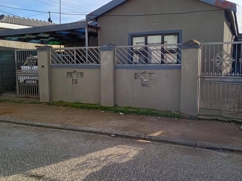 House For Sale In Khayelitsha - Photo 1