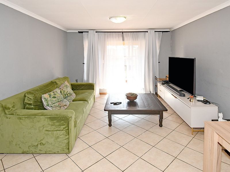 Townhouse For Sale In Midrand - Photo 10