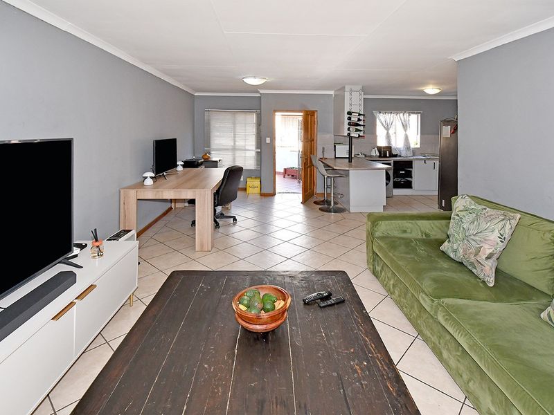 Townhouse For Sale In Midrand - Photo 8