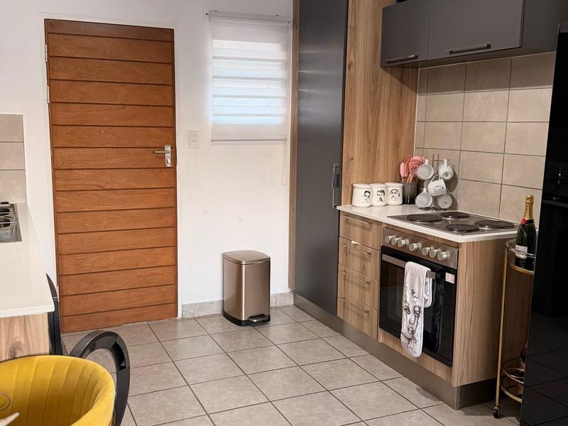 Apartment Rental Monthly In Kempton Park - Photo 4