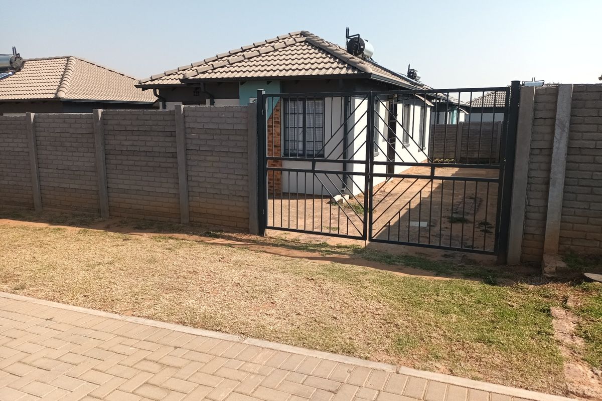 House For Sale In Pretoria - Photo 2