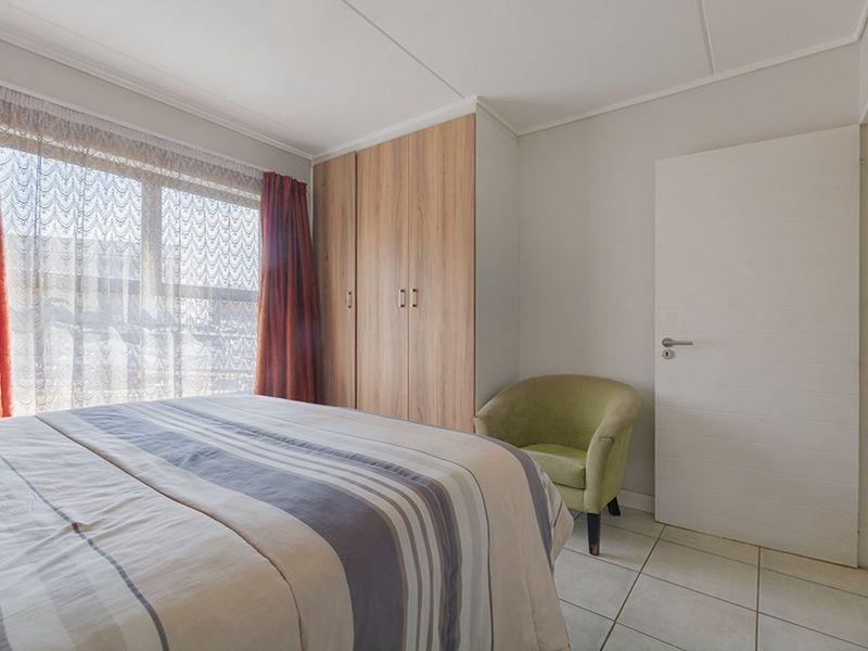 Apartment Rental Monthly In Sandton - Photo 10