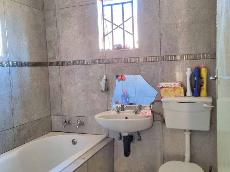 House For Sale In Boksburg - Photo 5