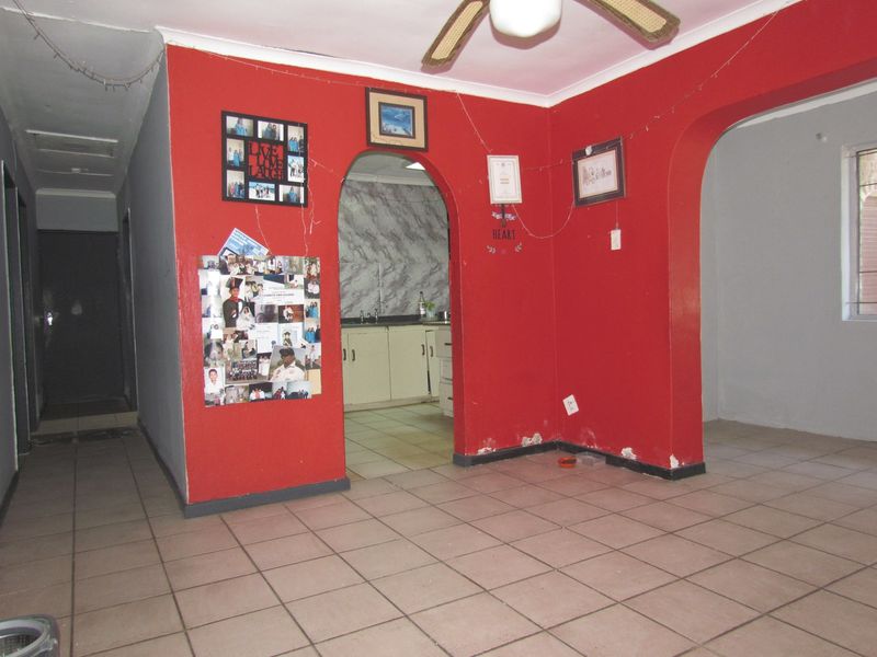 House For Sale In Port Elizabeth - Photo 4