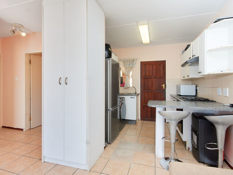 Apartment For Sale In Roodepoort - Photo 9