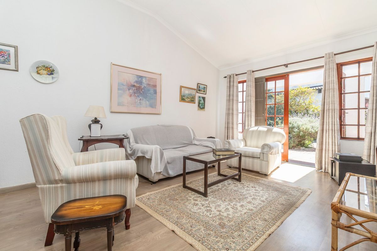 Townhouse For Sale In Sandton - Photo 3