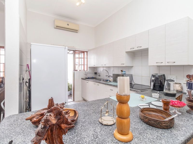Townhouse For Sale In Sandton - Photo 9