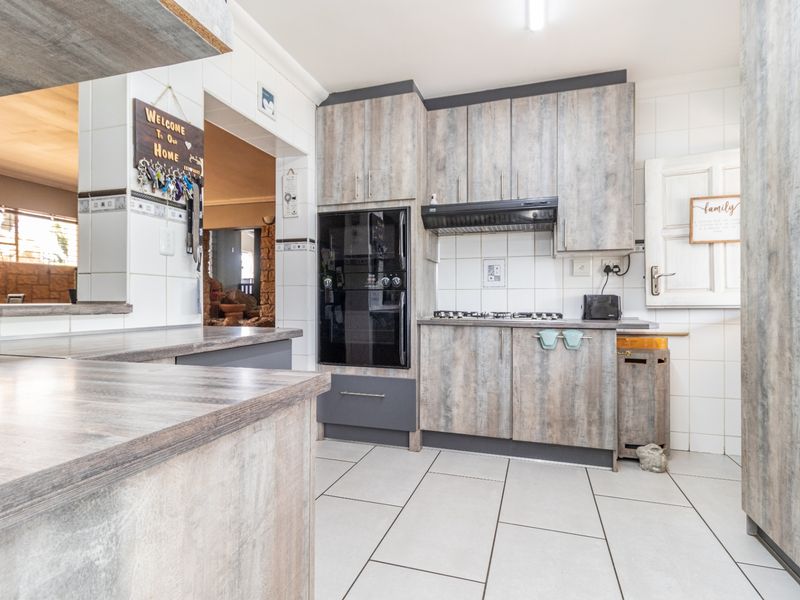 House For Sale In Krugersdorp - Photo 6
