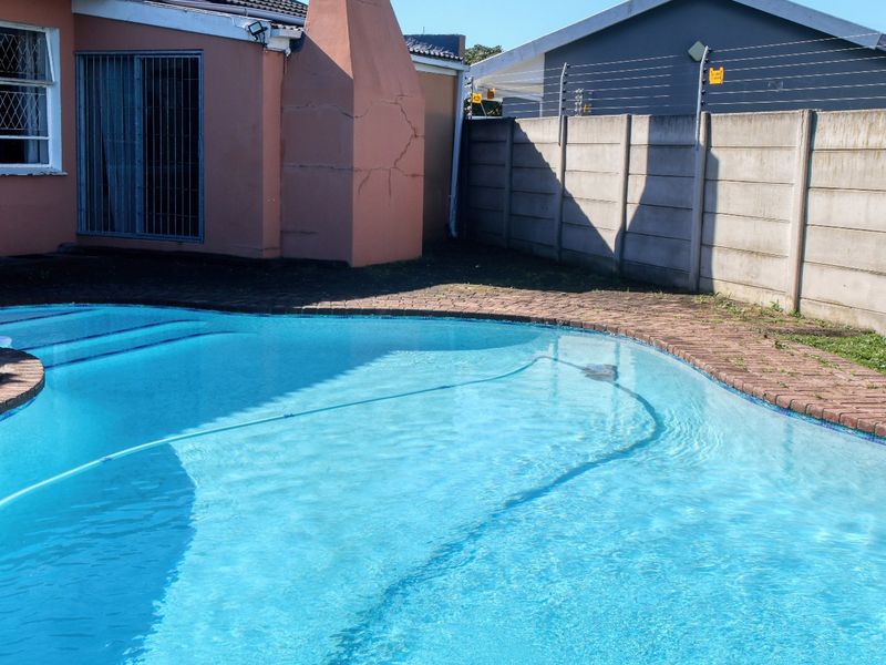 House For Sale In Port Elizabeth - Photo 10
