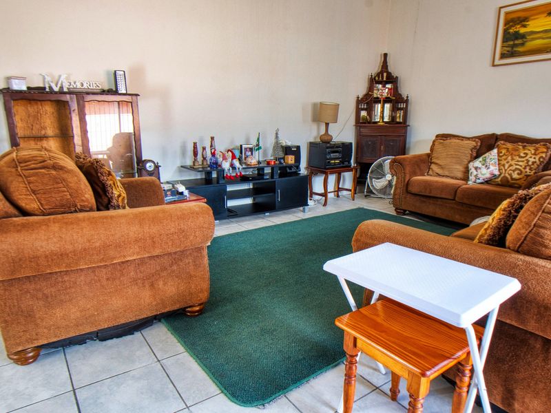 House For Sale In Port Elizabeth - Photo 4