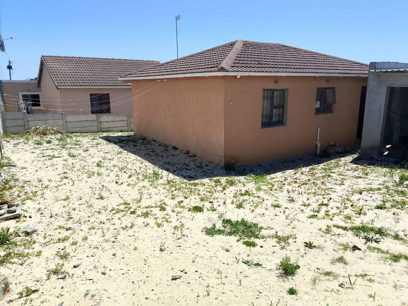 House For Sale In Khayelitsha - Photo 7