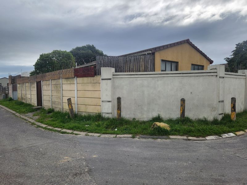 House For Sale In Khayelitsha - Photo 2