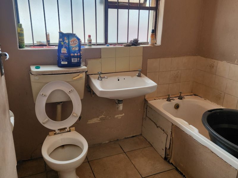 House For Sale In Khayelitsha - Photo 9