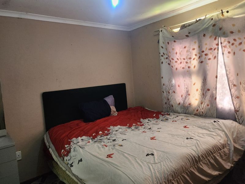 House For Sale In Khayelitsha - Photo 7