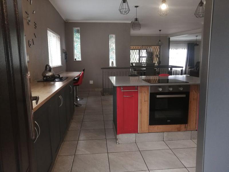 House For Sale In Johannesburg - Photo 4