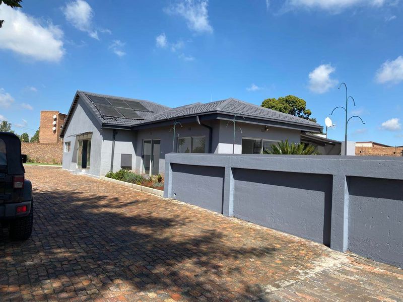 House For Sale In Benoni - Photo 9