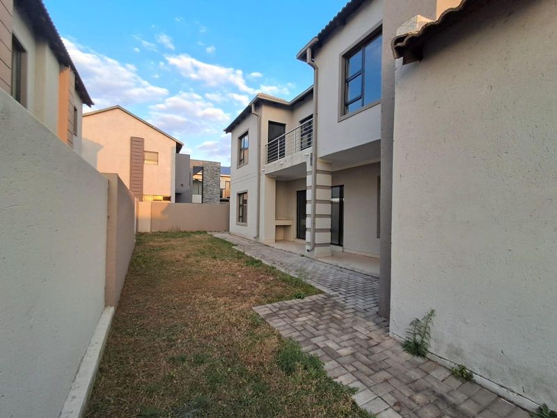 House For Sale In Pretoria - Photo 2