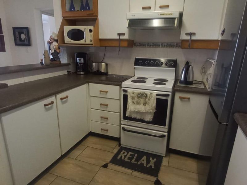 Apartment For Sale In Margate - Photo 5