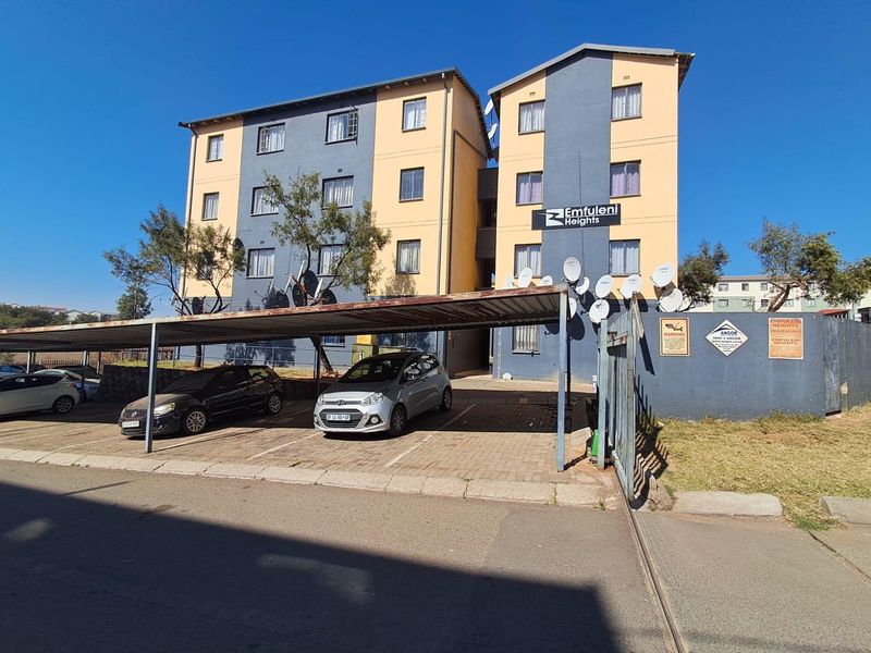 Apartment For Sale In Roodepoort - Photo 2