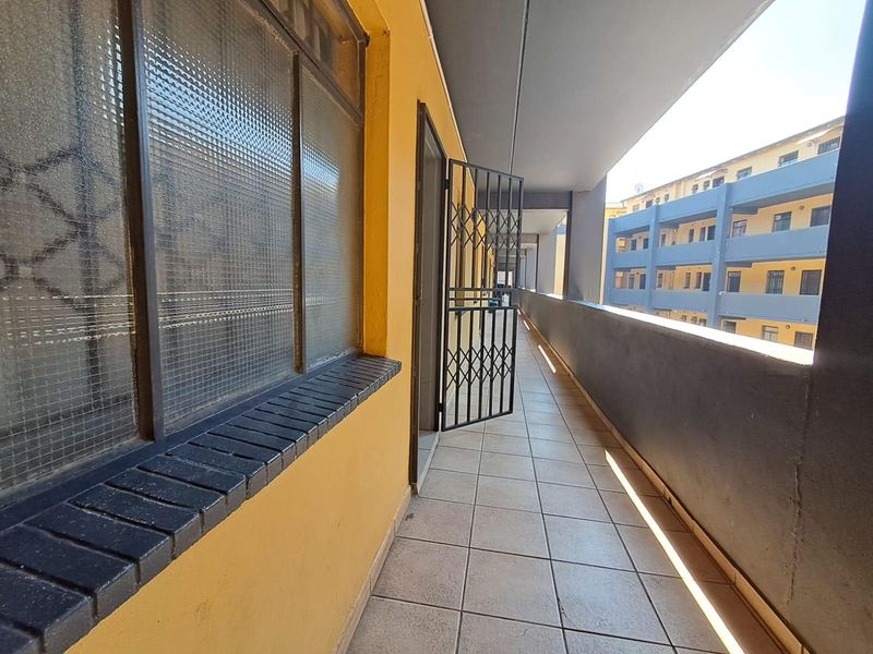 Apartment For Sale In Roodepoort - Photo 3