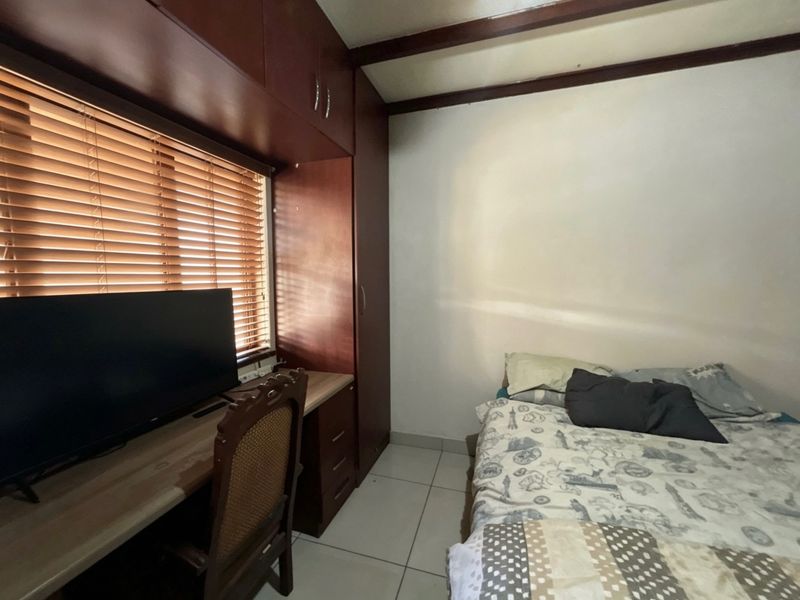 House For Sale In Margate - Photo 8