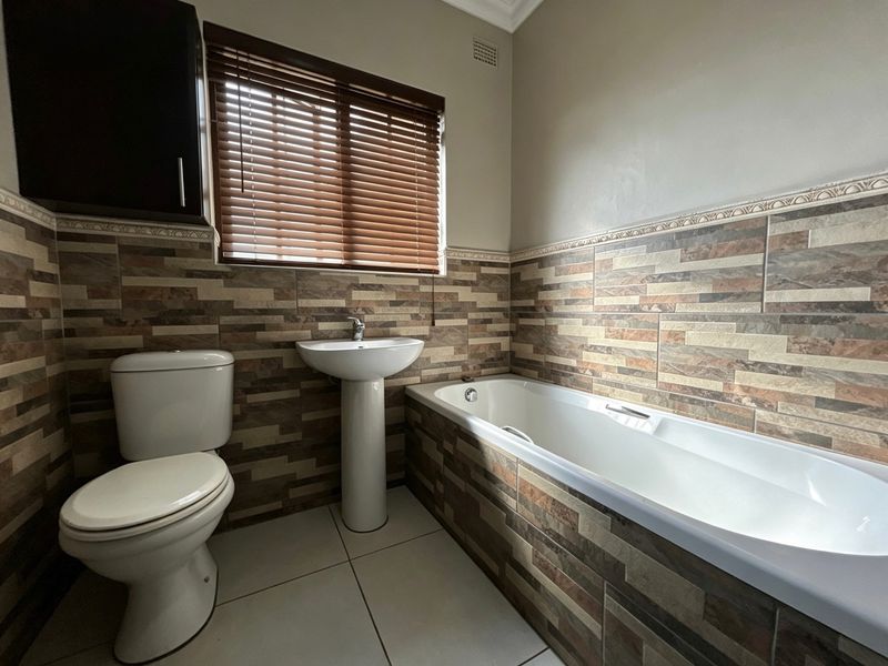 House For Sale In Margate - Photo 5