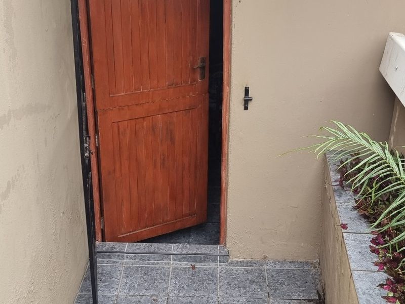 Apartment Rental Monthly In Port Shepstone - Photo 10
