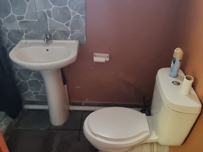 Apartment Rental Monthly In Port Shepstone - Photo 8