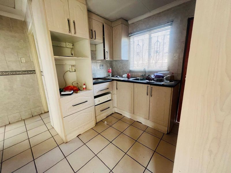 House For Sale In Pretoria - Photo 4