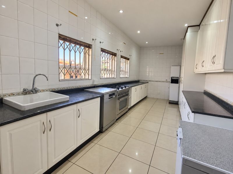 House For Sale In Pretoria - Photo 2