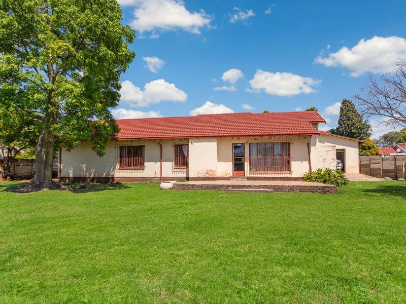 House For Sale In Midrand - Photo 2