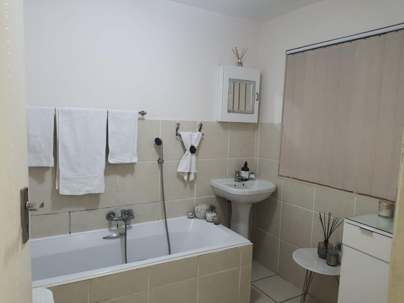 Apartment For Sale In Mossel Bay - Photo 6