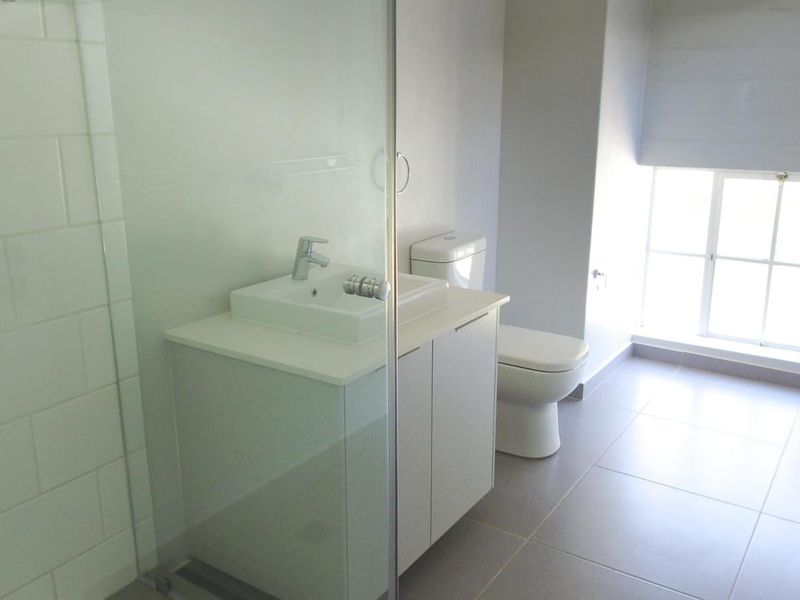 Apartment For Sale In Johannesburg - Photo 7