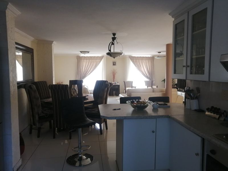 Townhouse For Sale In Johannesburg - Photo 9
