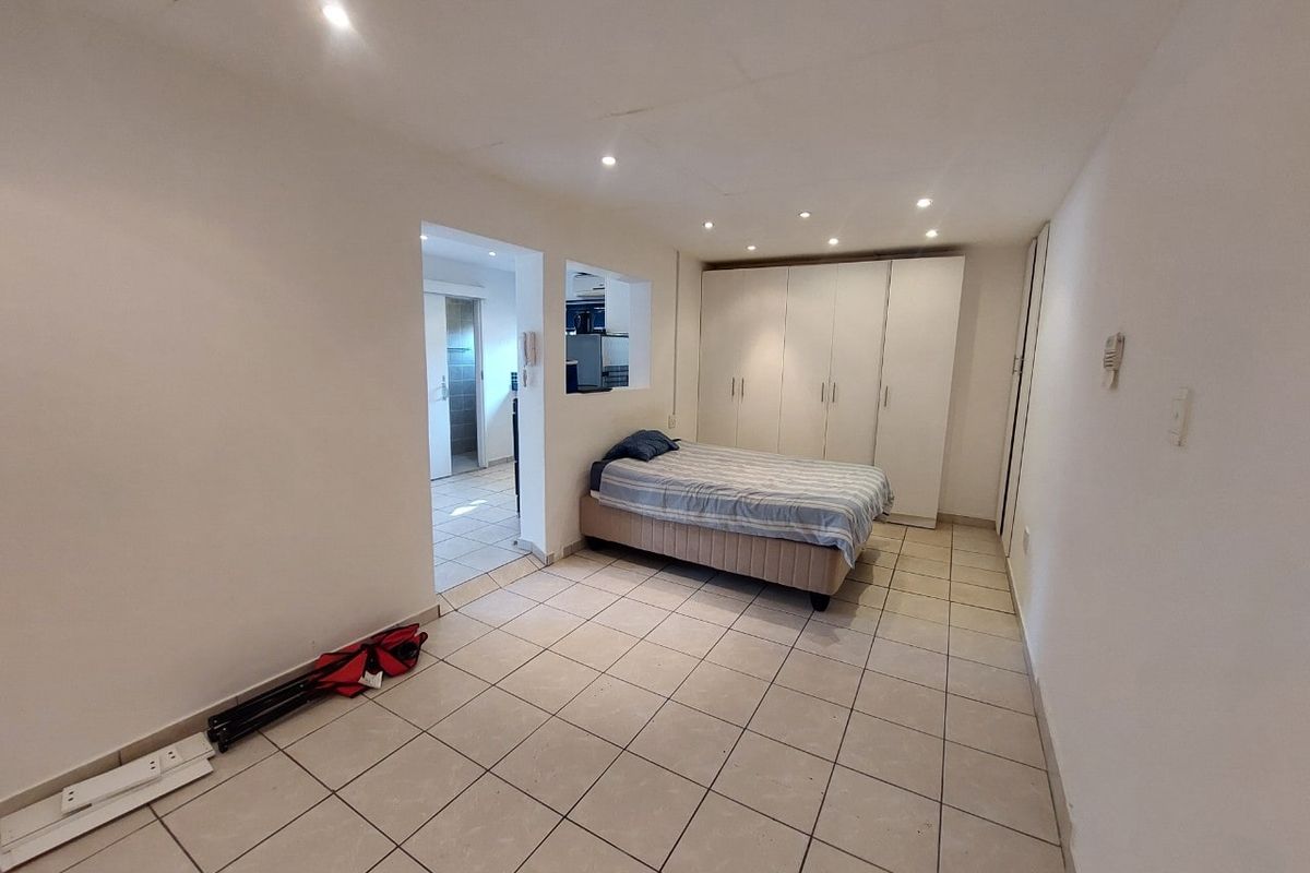 Apartment Rental Monthly In Mount Edgecombe - Photo 2