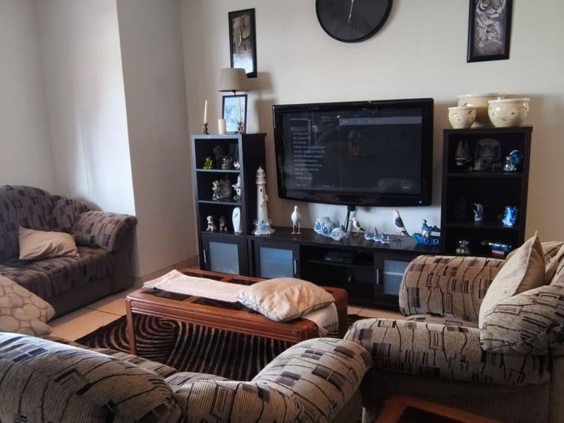 Apartment For Sale In Margate - Photo 4