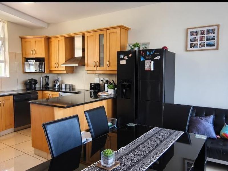 Apartment For Sale In Margate - Photo 5