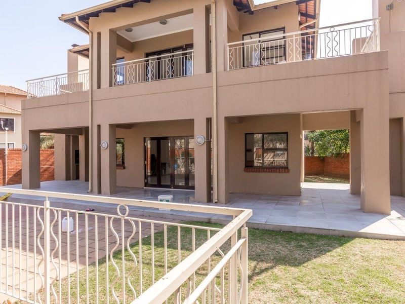 Apartment For Sale In Sandton - Photo 8