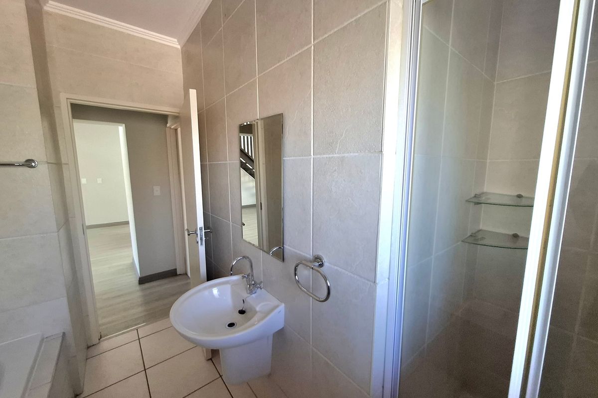 Apartment For Sale In Sandton - Photo 2