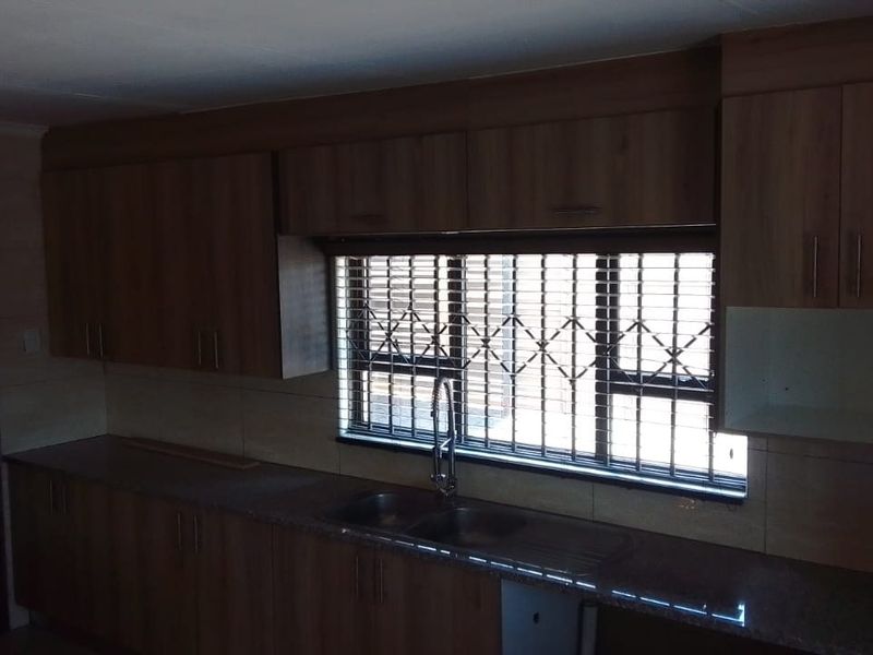 House Rental Monthly In Kempton Park - Photo 5