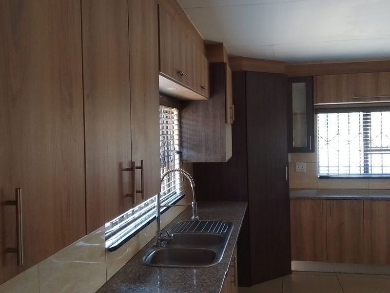 House Rental Monthly In Kempton Park - Photo 10