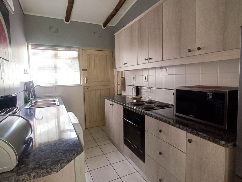 Townhouse Rental Monthly In Margate - Photo 8