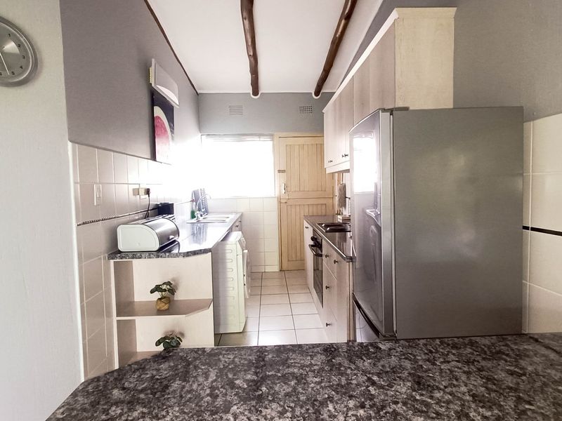 Townhouse Rental Monthly In Margate - Photo 6