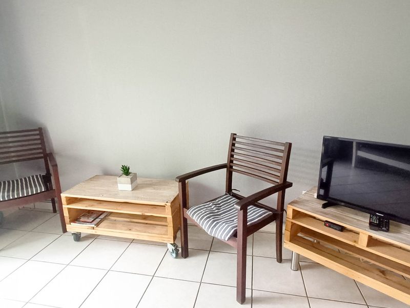 Townhouse Rental Monthly In Margate - Photo 3