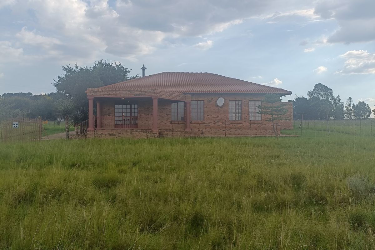 Farm Pending Sale In Rayton - Photo 4