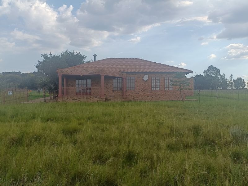 Farm Pending Sale In Rayton - Photo 4