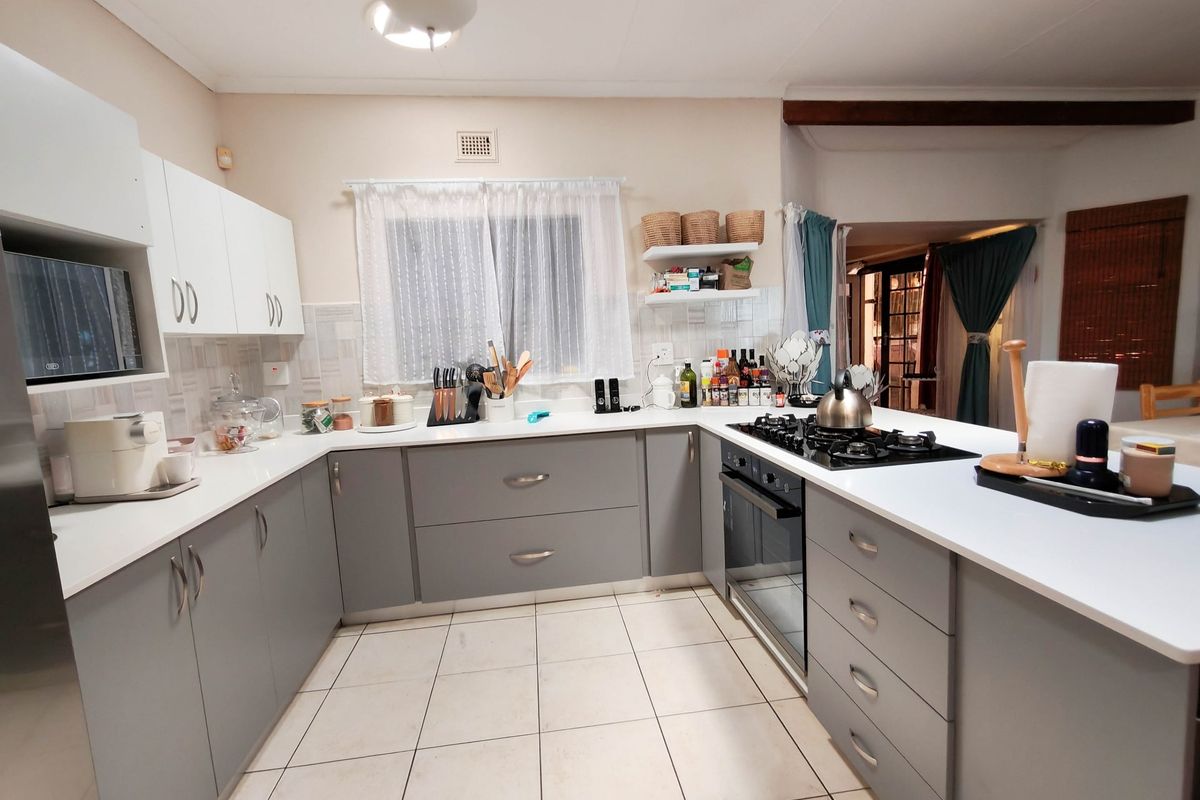 House For Sale In Margate - Photo 4