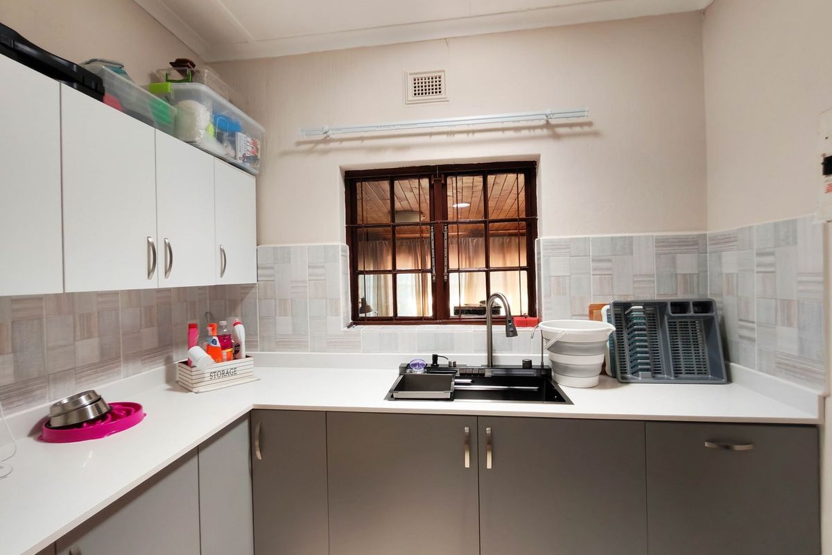 House For Sale In Margate - Photo 3