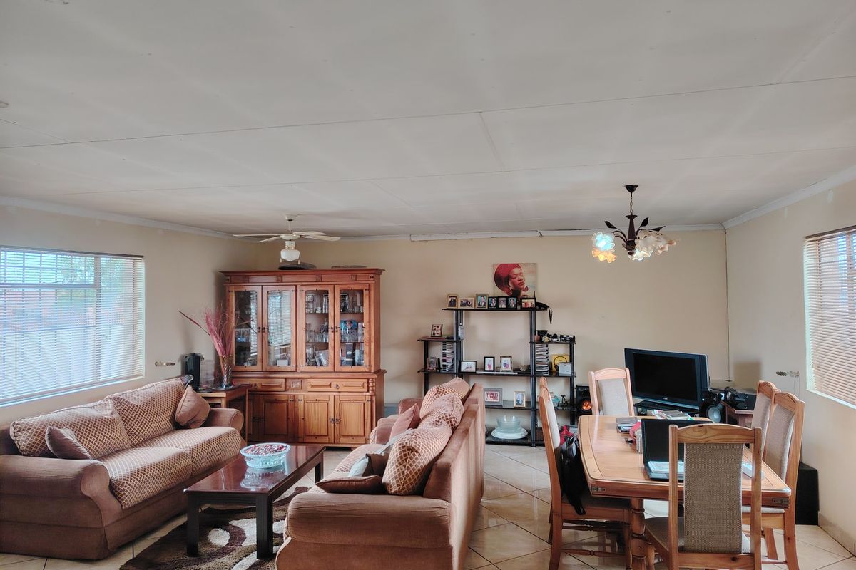 House For Sale In Nigel - Photo 3